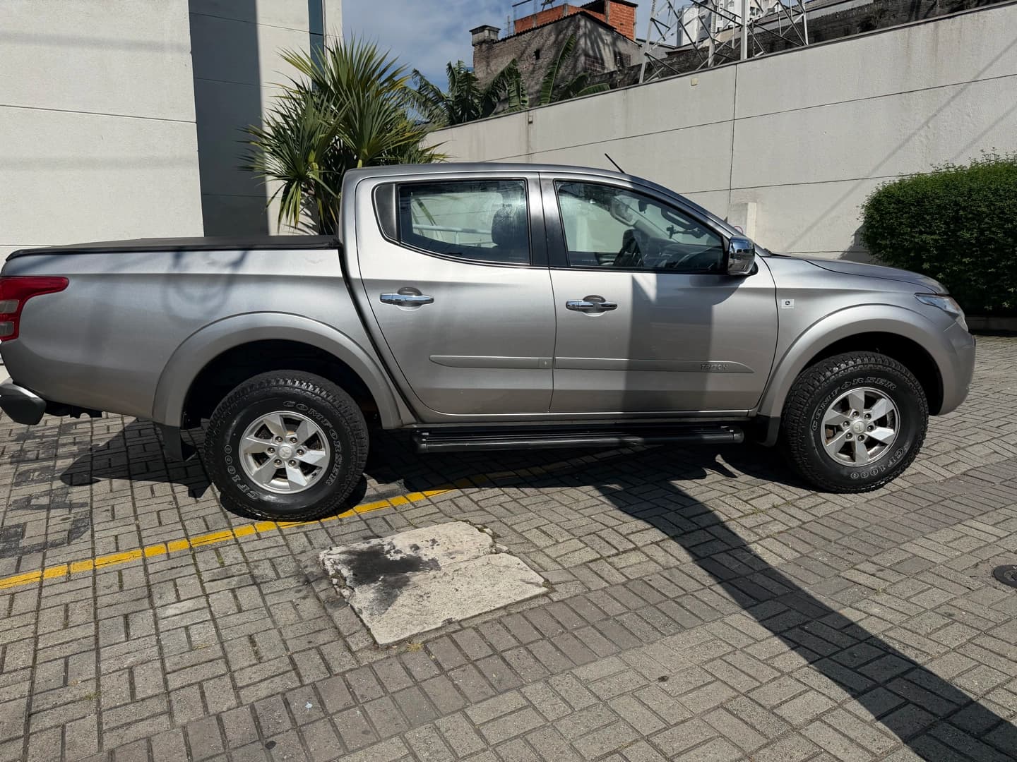 MITSUBISHI L200 TRITON 2.4 16V TURBO DIESEL SPORT HPE CD 4P 4X4 AUTOMÁTICO 5