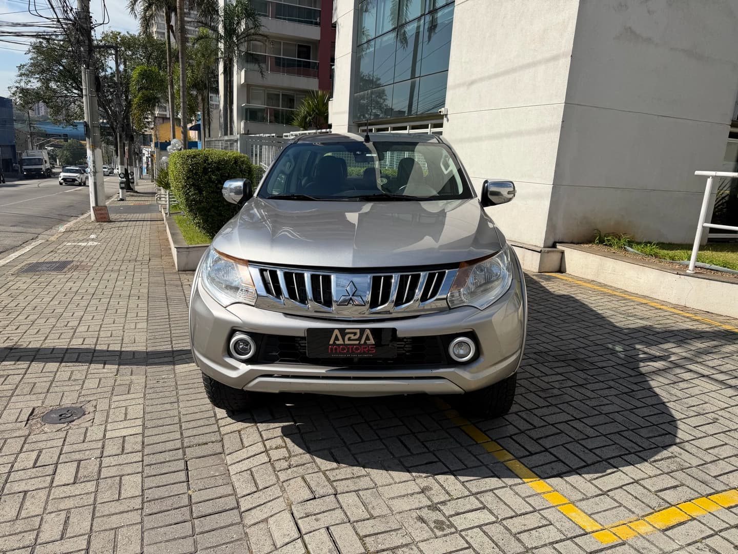 MITSUBISHI L200 TRITON 2.4 16V TURBO DIESEL SPORT HPE CD 4P 4X4 AUTOMÁTICO