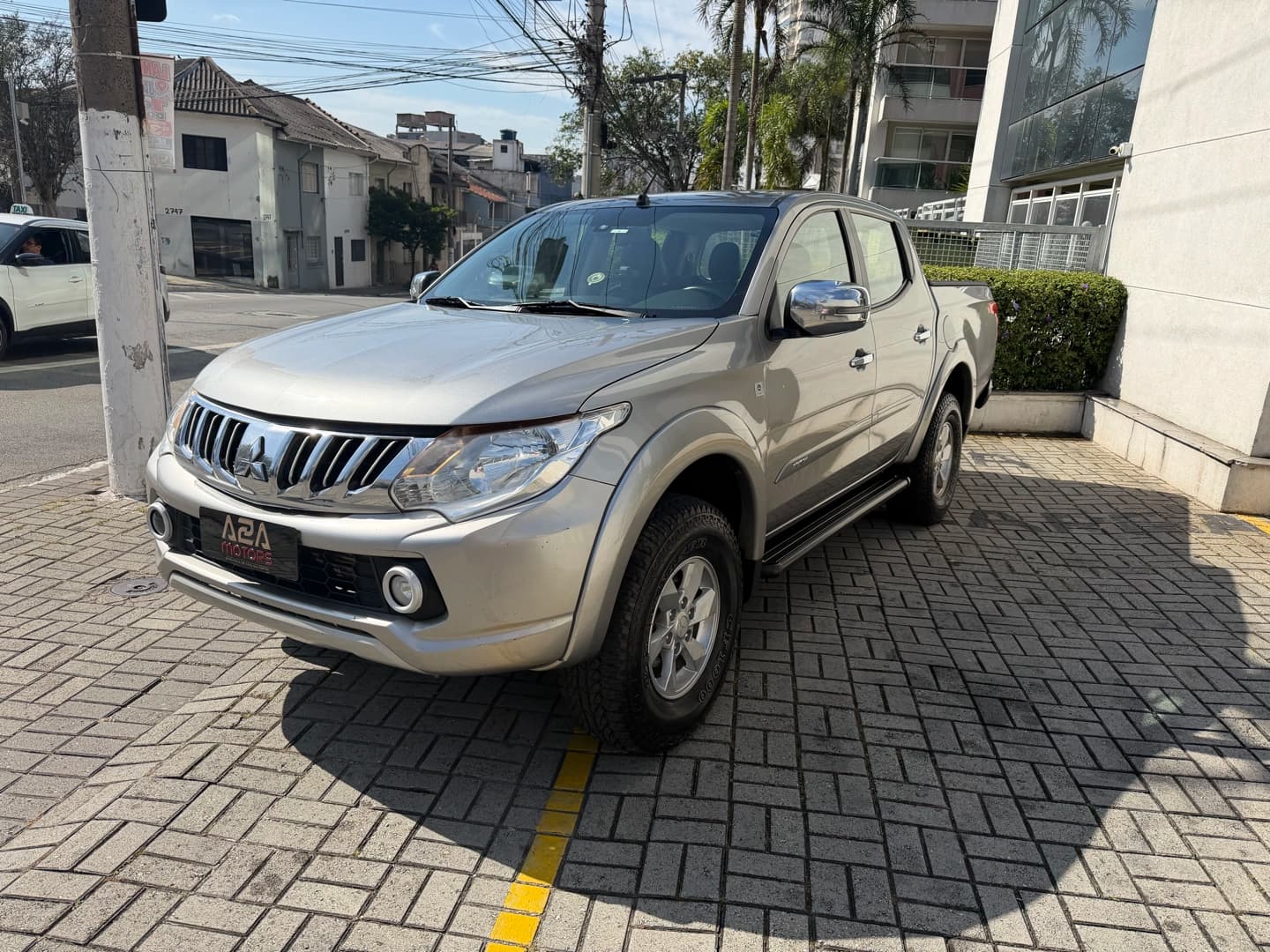 MITSUBISHI L200 TRITON 2.4 16V TURBO DIESEL SPORT HPE CD 4P 4X4 AUTOMÁTICO 2