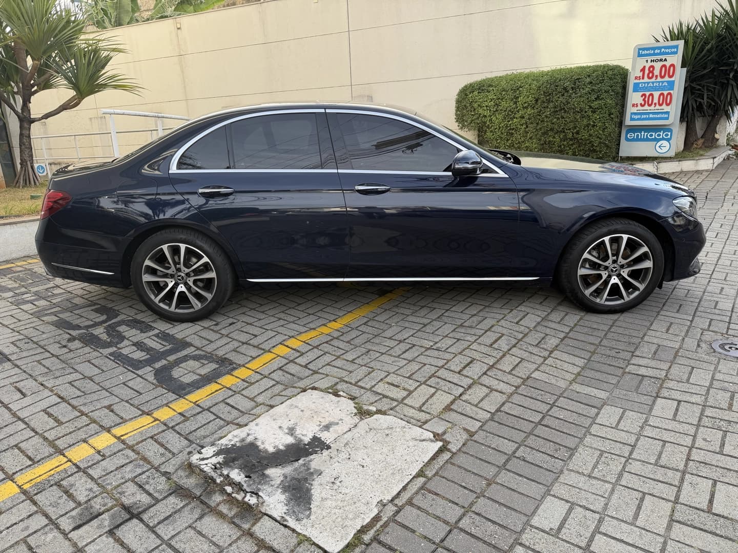 MERCEDES-BENZ E 250 2.0 CGI GASOLINA EXCLUSIVE 9G-TRONIC 4