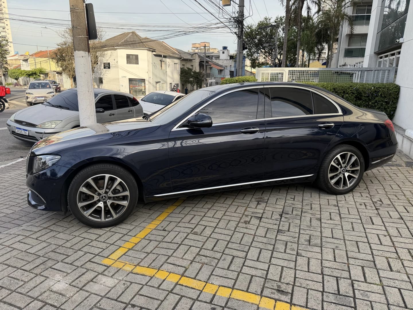 MERCEDES-BENZ E 250 2.0 CGI GASOLINA EXCLUSIVE 9G-TRONIC 5