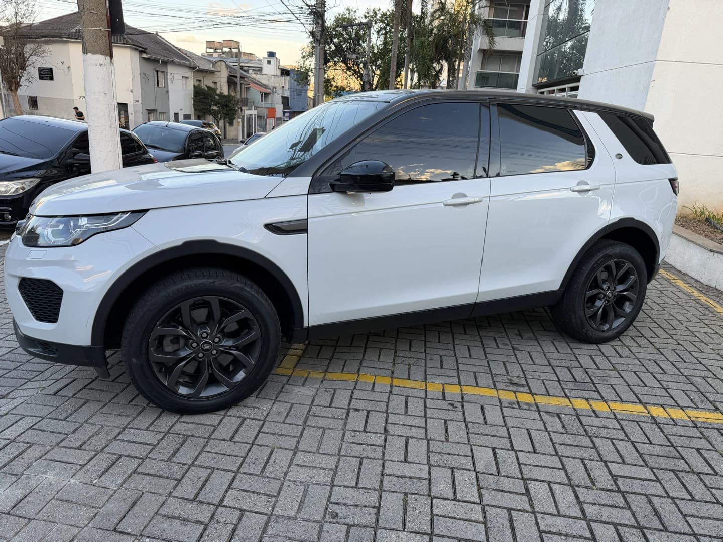 LAND ROVER DISCOVERY SPORT 2.0 16V TD4 TURBO DIESEL LANDMARK EDITION 4P AUTOMÁTICO 4