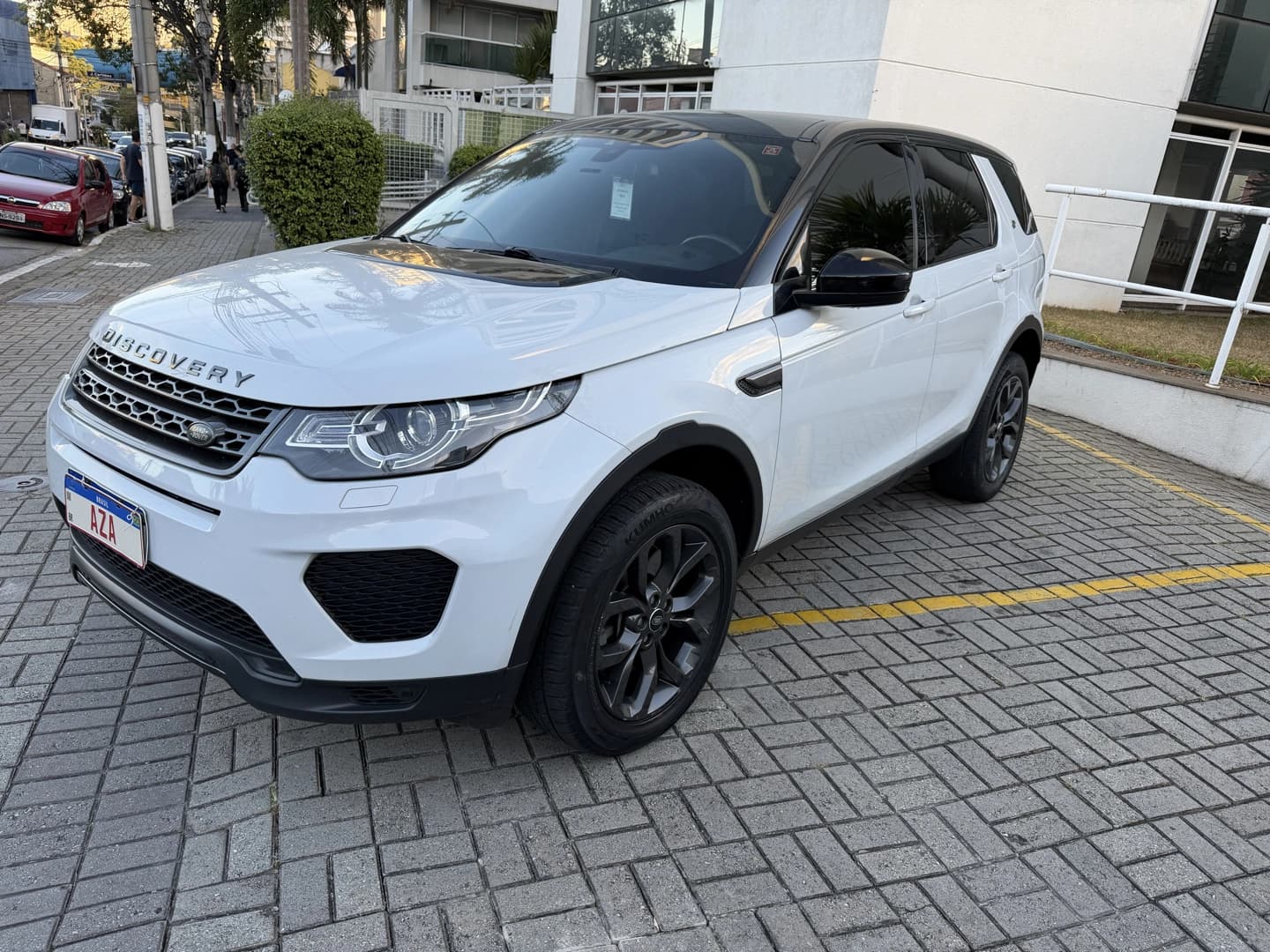 LAND ROVER DISCOVERY SPORT 2.0 16V TD4 TURBO DIESEL LANDMARK EDITION 4P AUTOMÁTICO 2