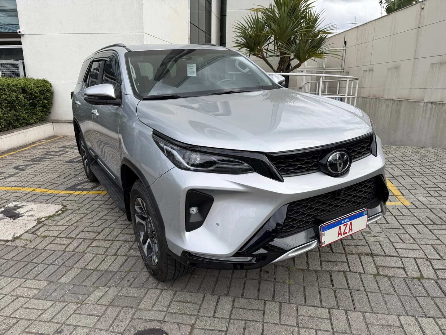 TOYOTA HILUX SW4 2.8 D-4D TURBO DIESEL SRX PLATINUM 7L 4X4 AUTOMÁTICO 3