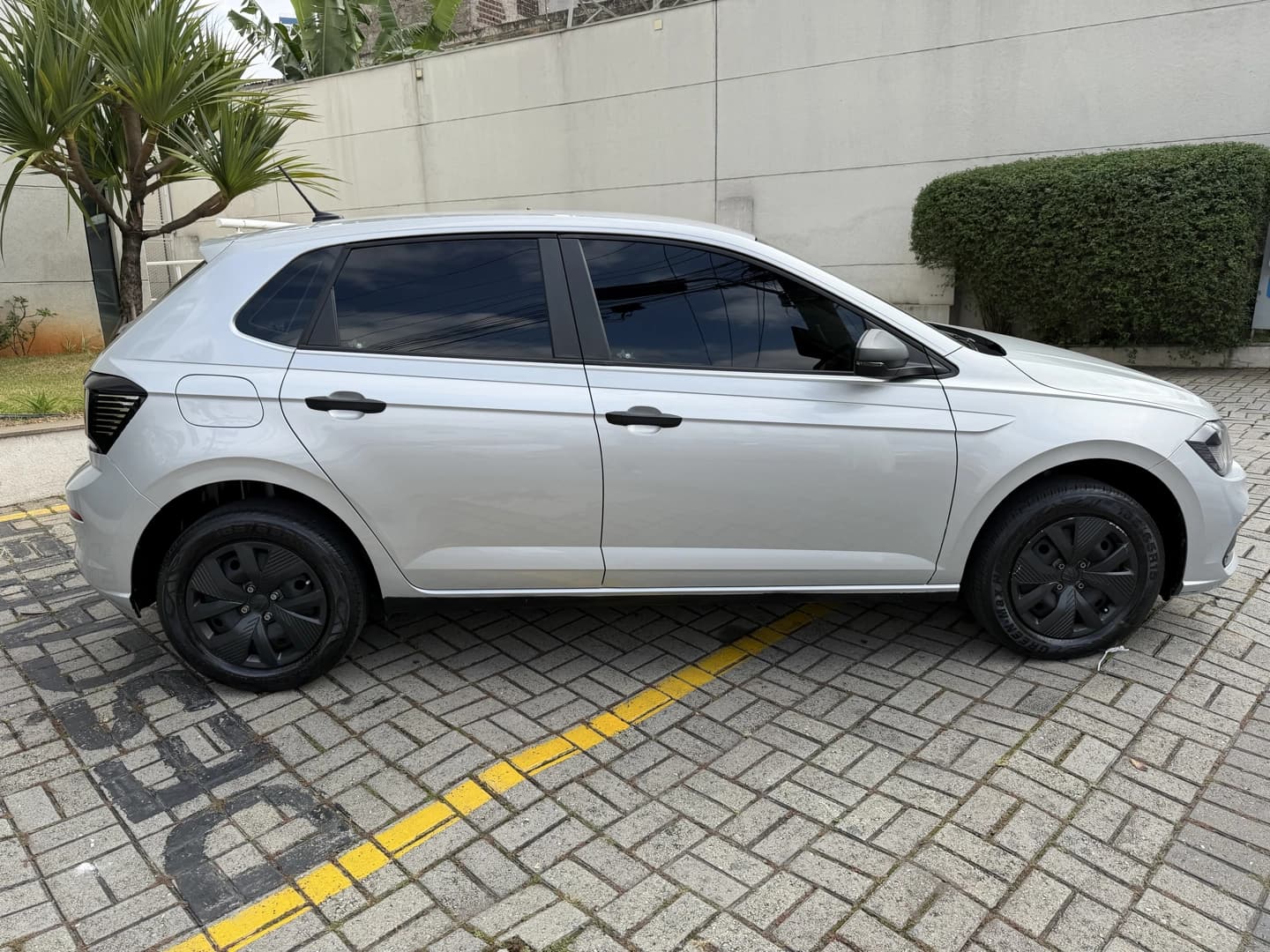 VOLKSWAGEN POLO 1.0 MPI TRACK MANUAL 5