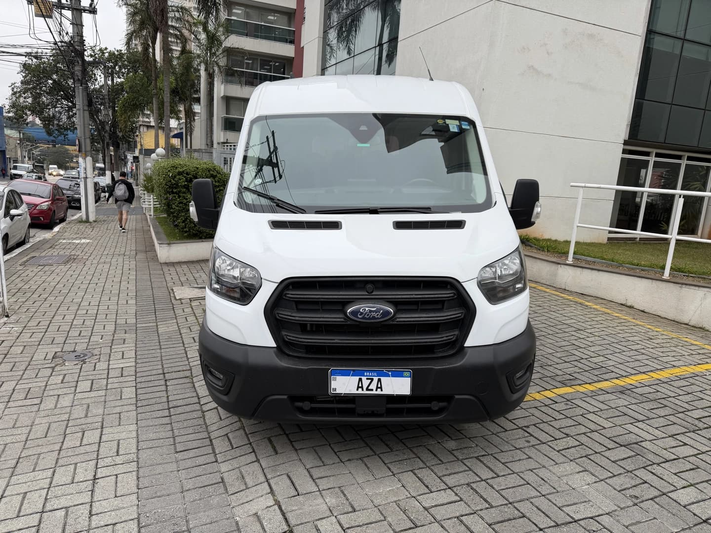 FORD TRANSIT 2.0 ECOBLUE DIESEL MINIBUS 14+1 410L MANUAL