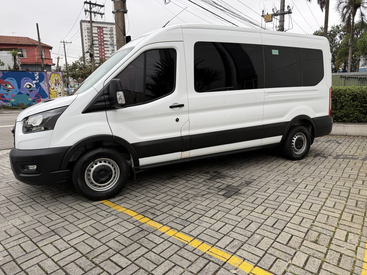 FORD TRANSIT 2.0 ECOBLUE DIESEL MINIBUS 14+1 410L MANUAL 4