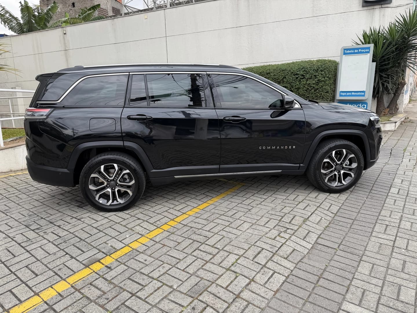 JEEP COMMANDER 2.0 TD380 TURBO DIESEL LIMITED AT9 3