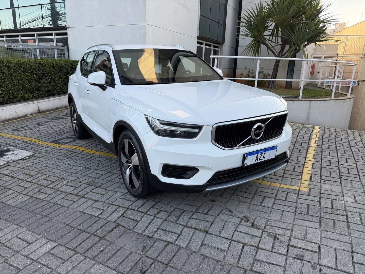VOLVO XC40 2.0 T5 GASOLINA MOMENTUM AWD GEARTRONIC 3