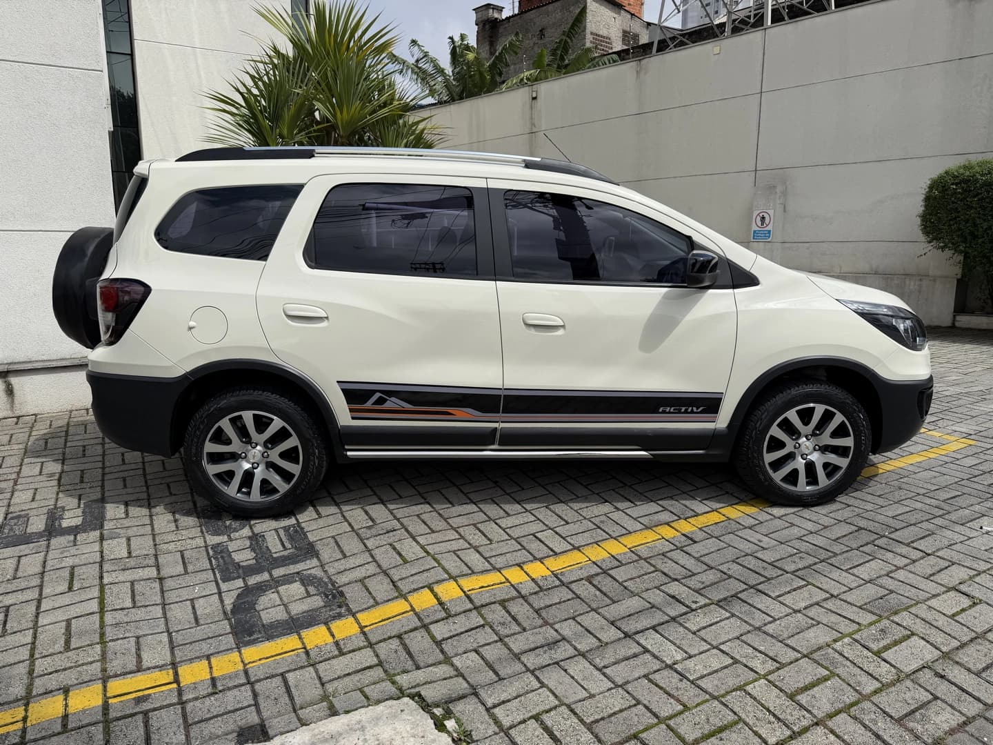 CHEVROLET SPIN 1.8 ACTIV 8V FLEX 4P AUTOMÁTICO 5