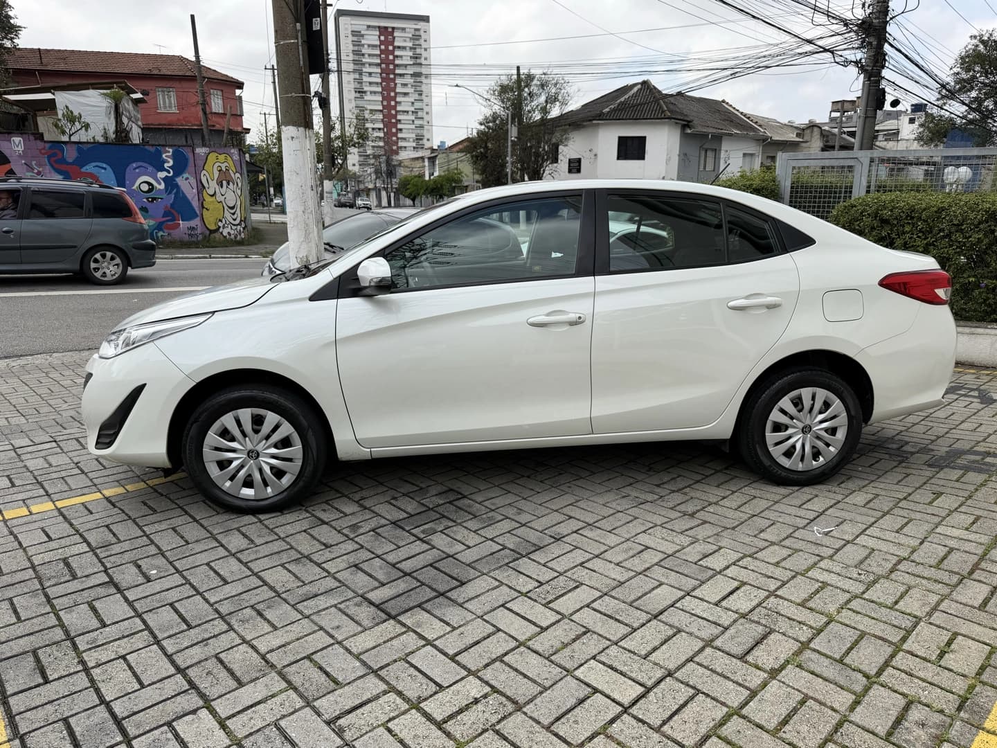 TOYOTA YARIS 1.5 16V FLEX SEDAN XL MANUAL 4