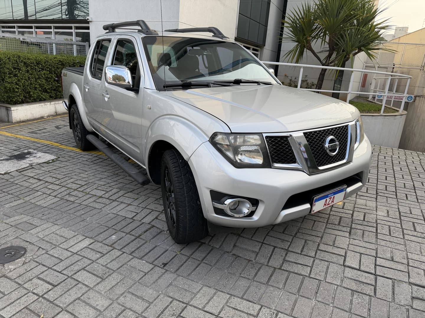 NISSAN FRONTIER 2.5 SL 4X4 CD TURBO ELETRONIC DIESEL 4P AUTOMÁTICO 2
